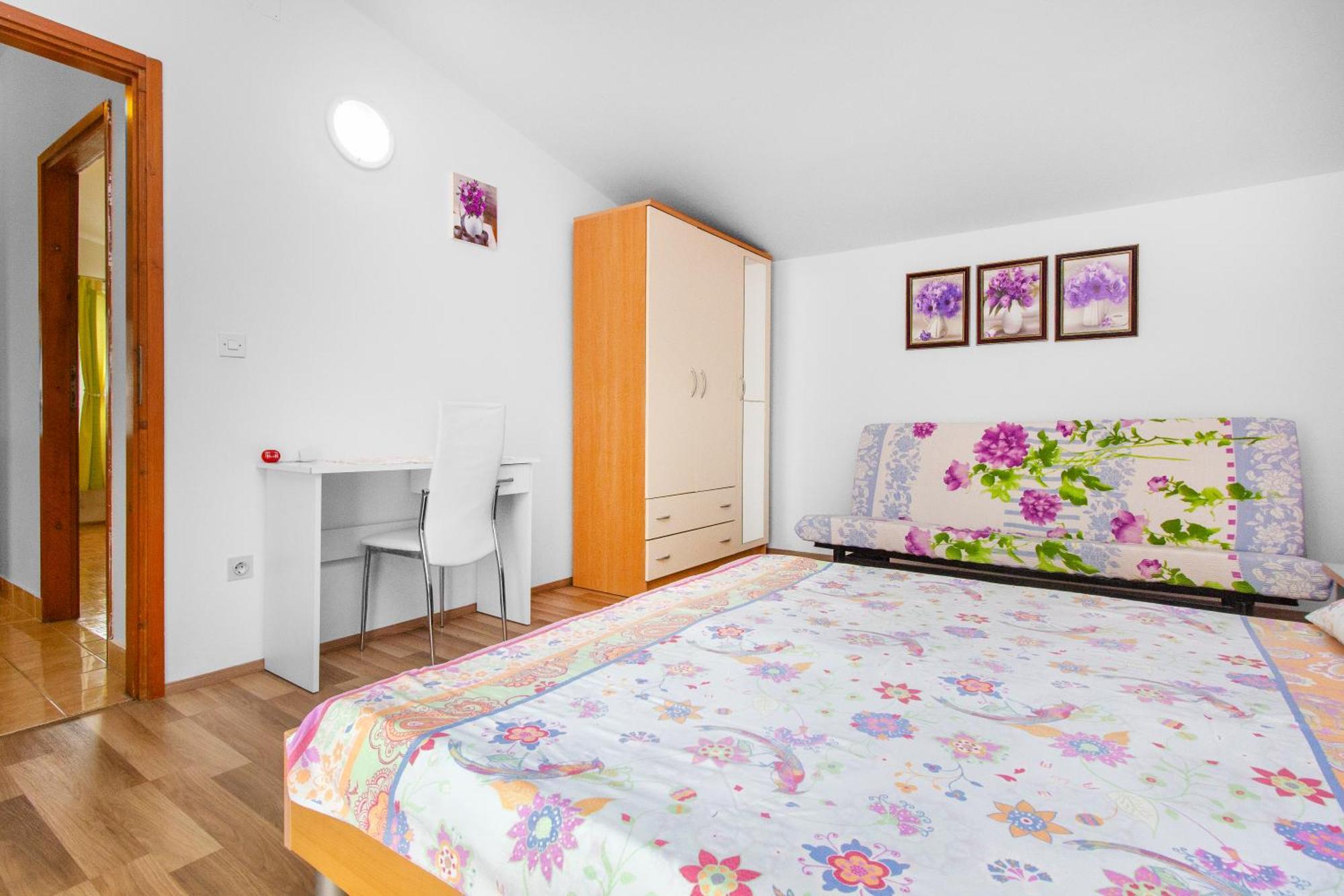 Apartmani Alaga B Tribunj  Bagian luar foto