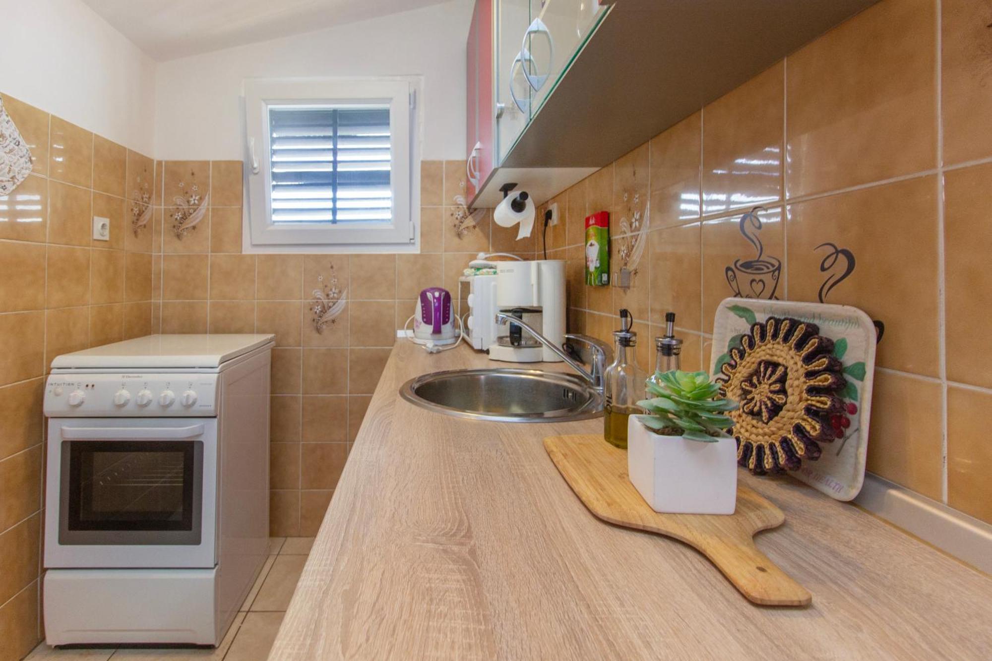 Apartmani Alaga B Tribunj  Bagian luar foto